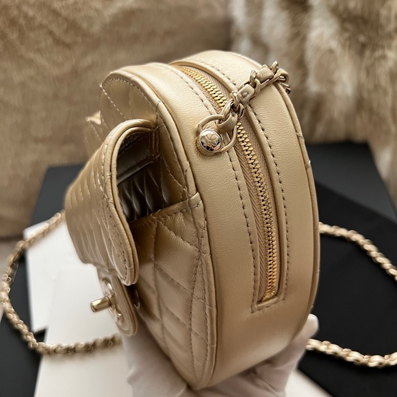 Auth Chanel 22s Large Gold Heart Bag - BNIB - Picture 8 of 12